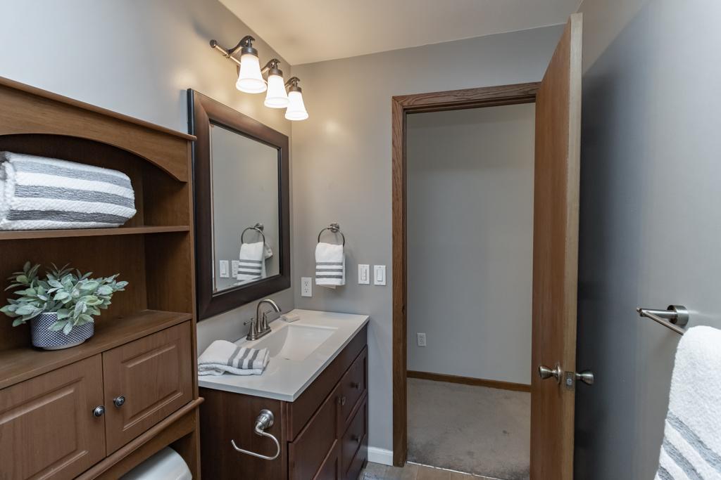 1038 Boston Hill Road Eagan, MN 55123 - Photo 27 of 36 Gallery Image 27