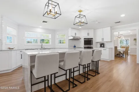 $1,175,000 | 400 Acorn Drive, Lafayette, LA 70507