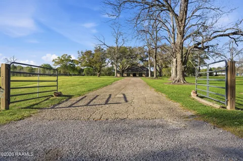 $1,175,000 | 400 Acorn Drive, Lafayette, LA 70507