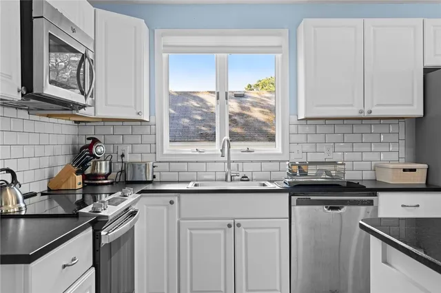 $2,750 | 110 Winsor Avenue, North Kingstown, RI 02852