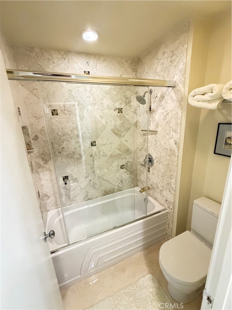 24202 Sylvan Glen Road, Unit G Diamond Bar, CA 91765 - Photo 28 of 36 Primary Bathroom