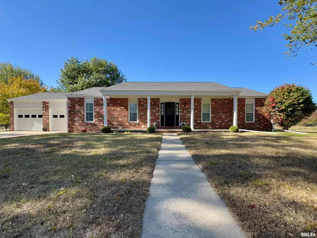 $184,000 | 1347 Carolbeth Avenue, Macomb, IL 61455