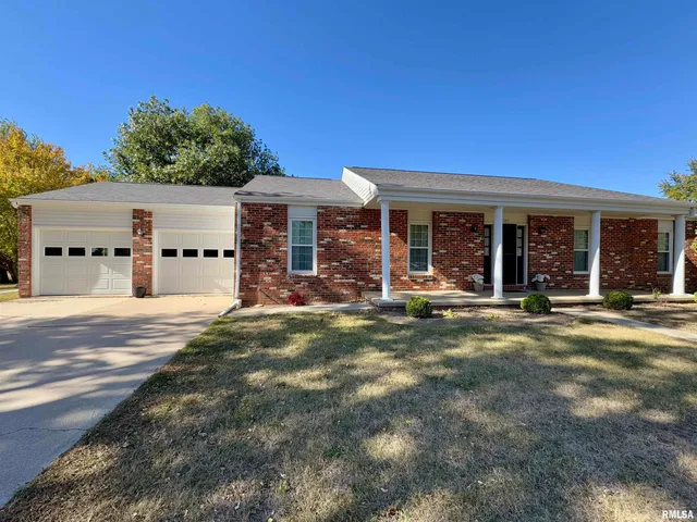 $184,000 | 1347 Carolbeth Avenue, Macomb, IL 61455