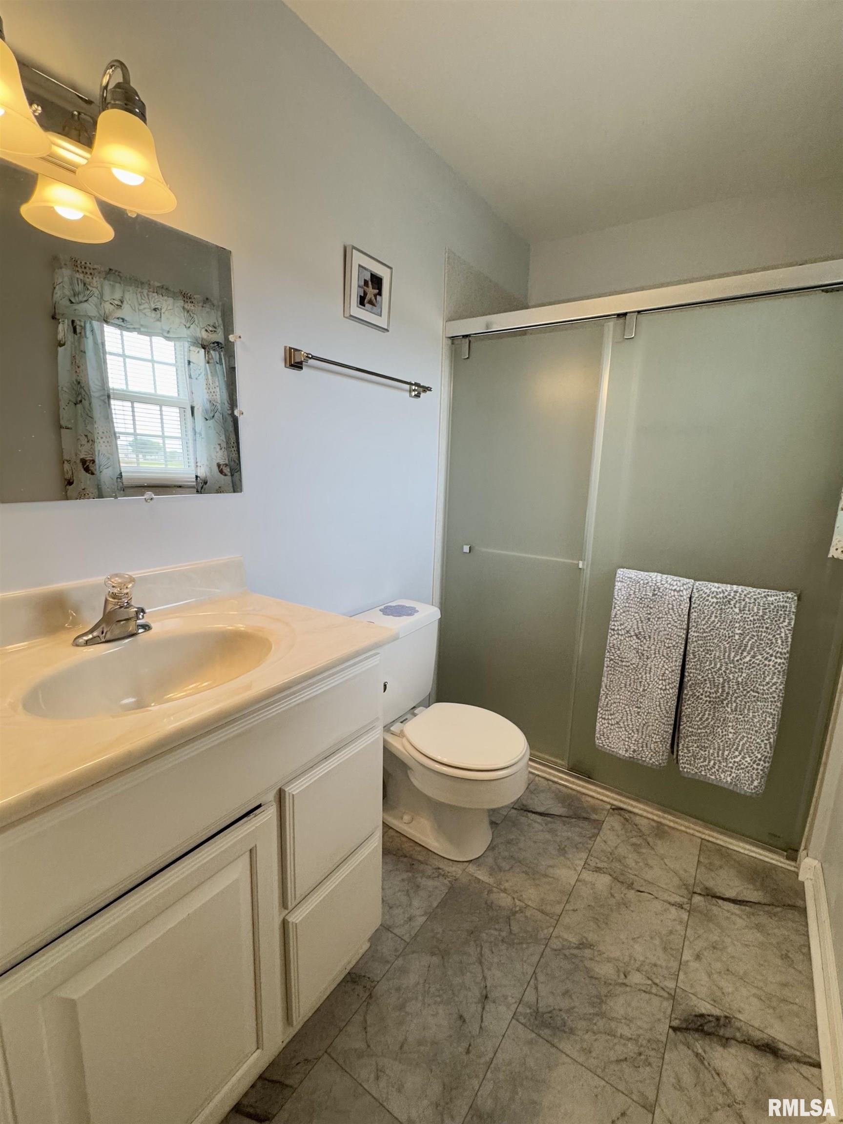 1347 Carolbeth Avenue Macomb, IL 61455 - Photo 24 of 42