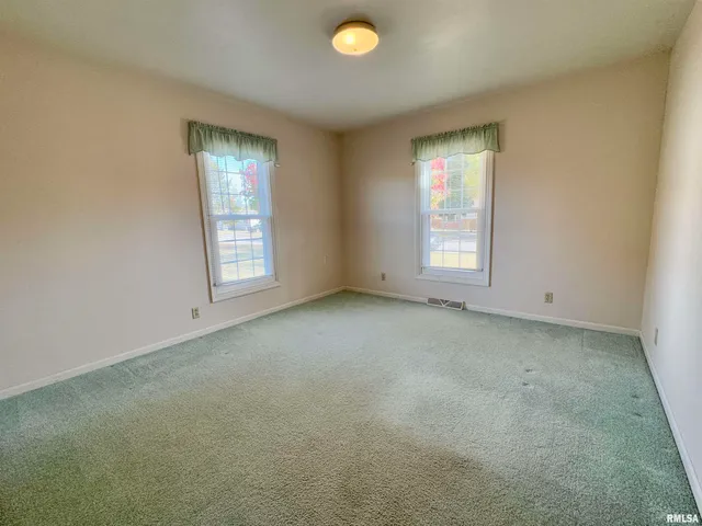 $184,000 | 1347 Carolbeth Avenue, Macomb, IL 61455