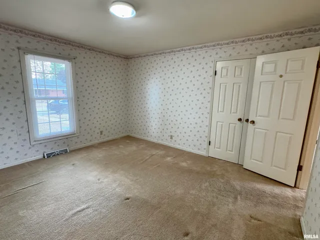 $184,000 | 1347 Carolbeth Avenue, Macomb, IL 61455