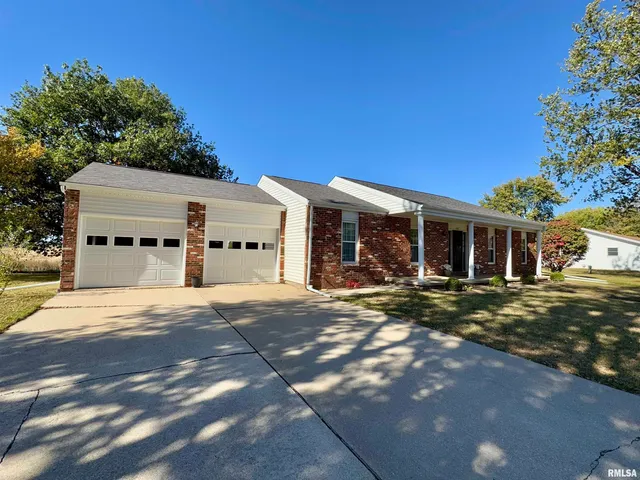 $184,000 | 1347 Carolbeth Avenue, Macomb, IL 61455