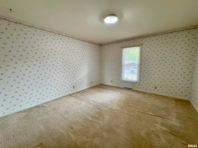 $184,000 | 1347 Carolbeth Avenue, Macomb, IL 61455