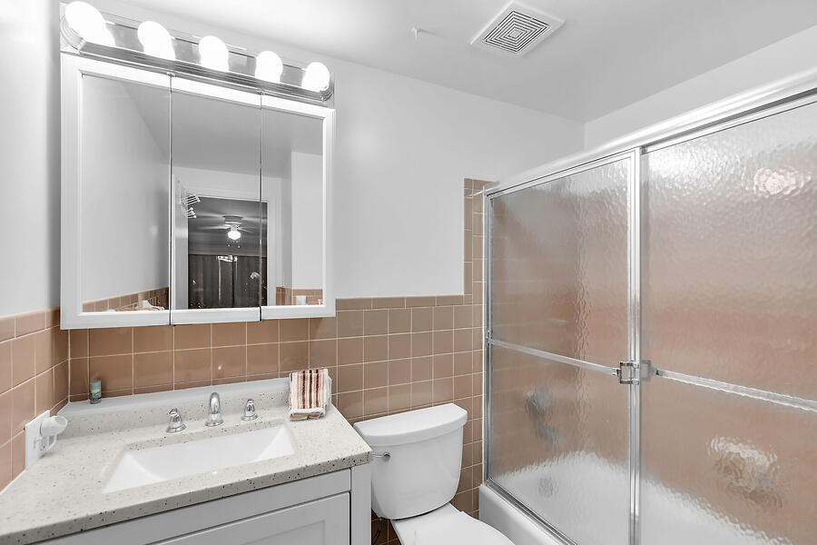 303 Sombrero Beach Road Marathon, FL 33050 - Photo 48 of 84 Side A-Full bath w/tub & shower