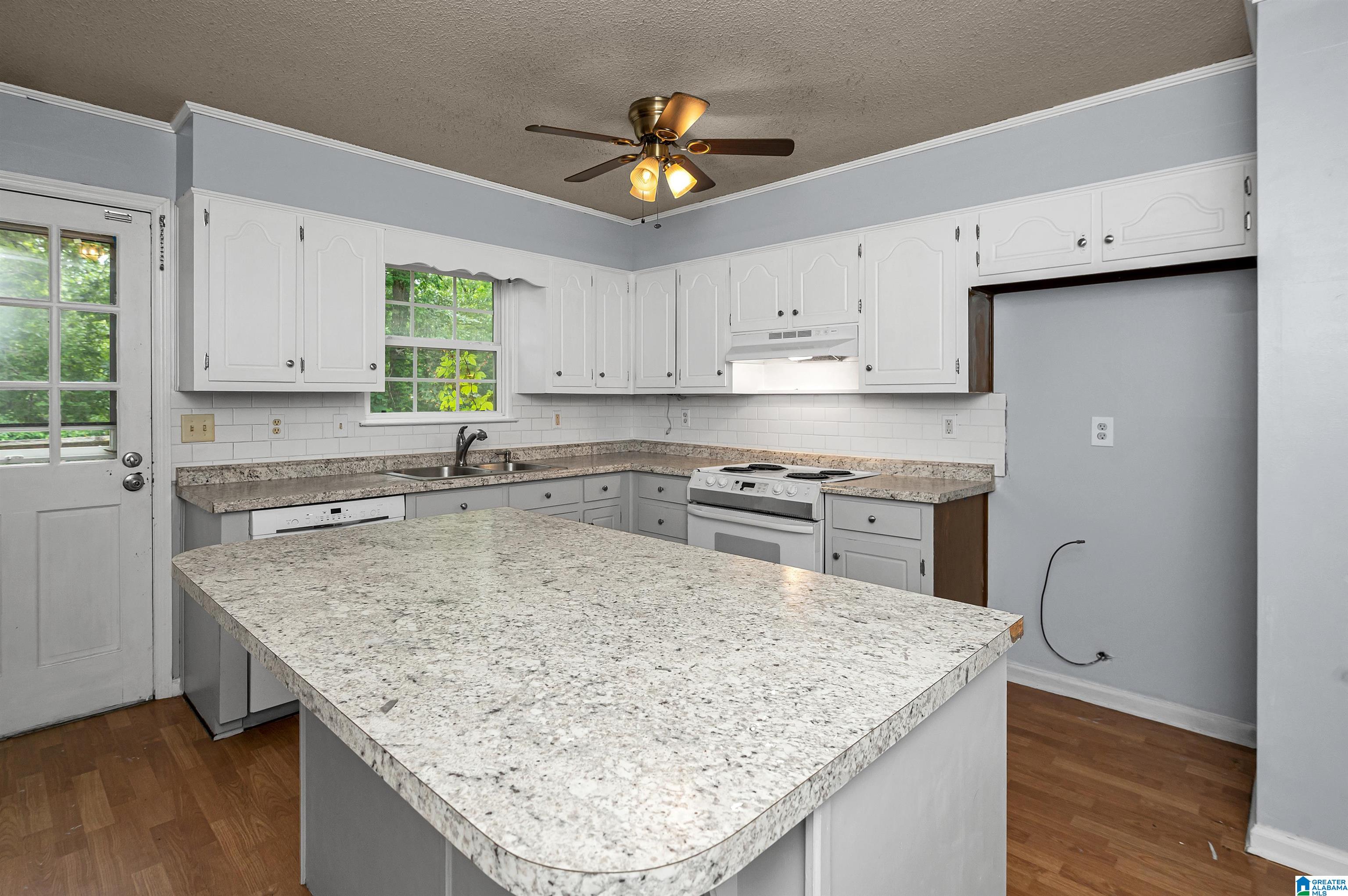 664 12th Street Alabaster, AL 35007 - Photo 16 of 40