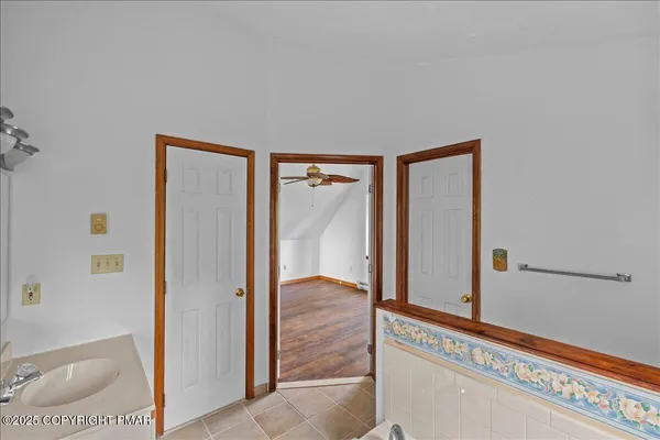 $2,300 | 605 Clearview Drive, Long Pond, PA 18334