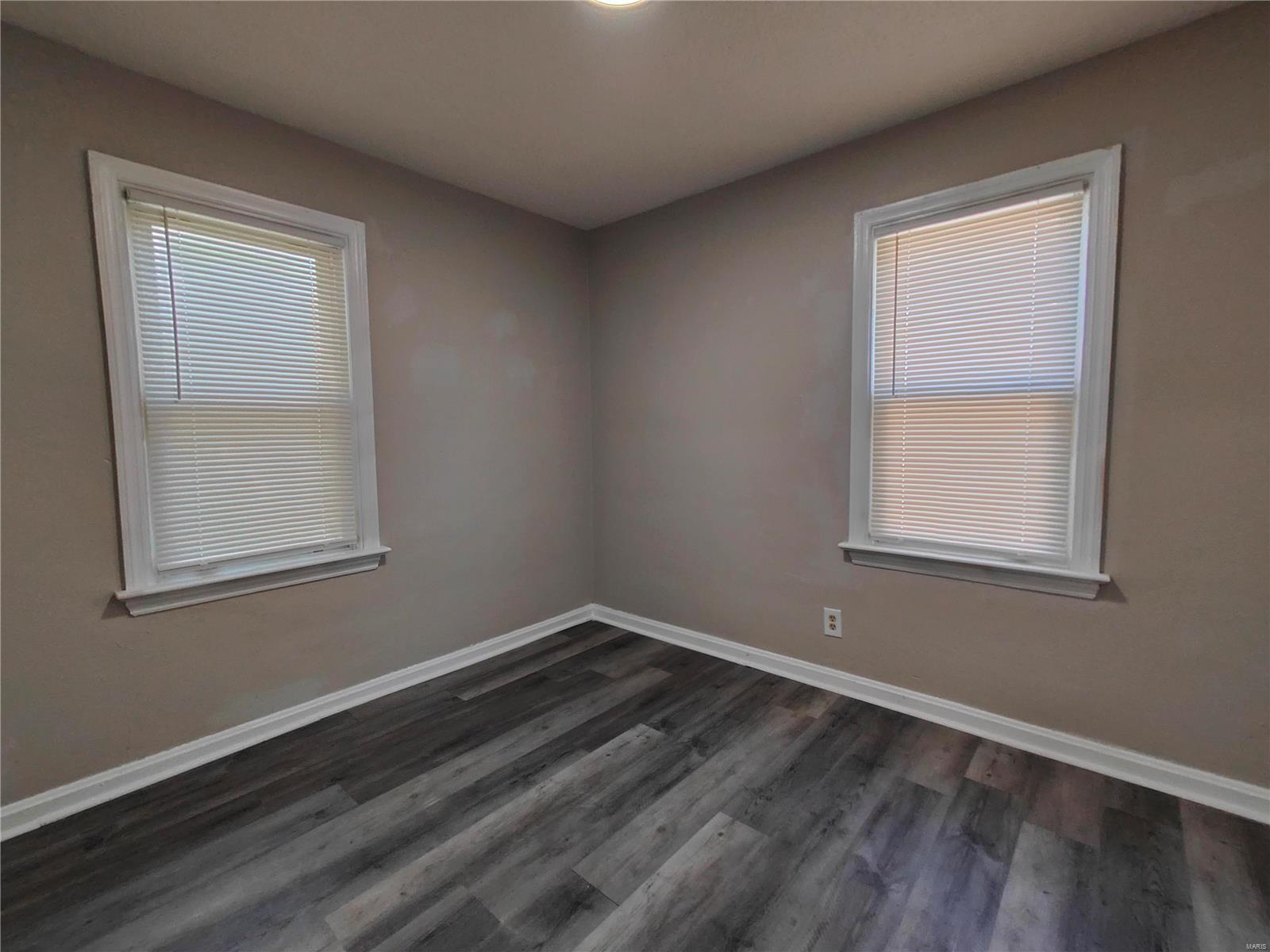 6121 Washington Avenue Berkeley, MO 63134 - Photo 11 of 20