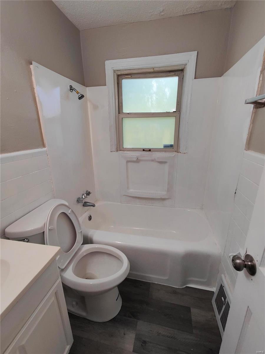 6121 Washington Avenue Berkeley, MO 63134 - Photo 14 of 20