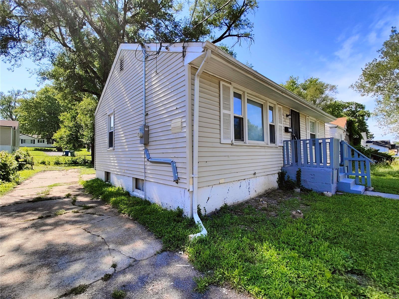 6121 Washington Avenue Berkeley, MO 63134 - Photo 2 of 20