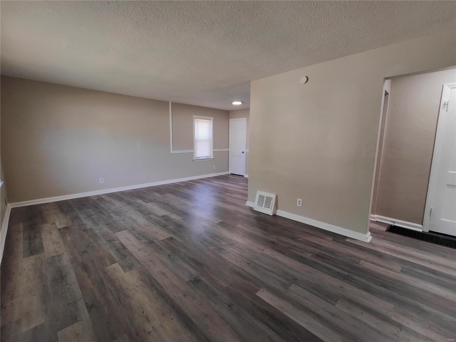 6121 Washington Avenue Berkeley, MO 63134 - Photo 5 of 20