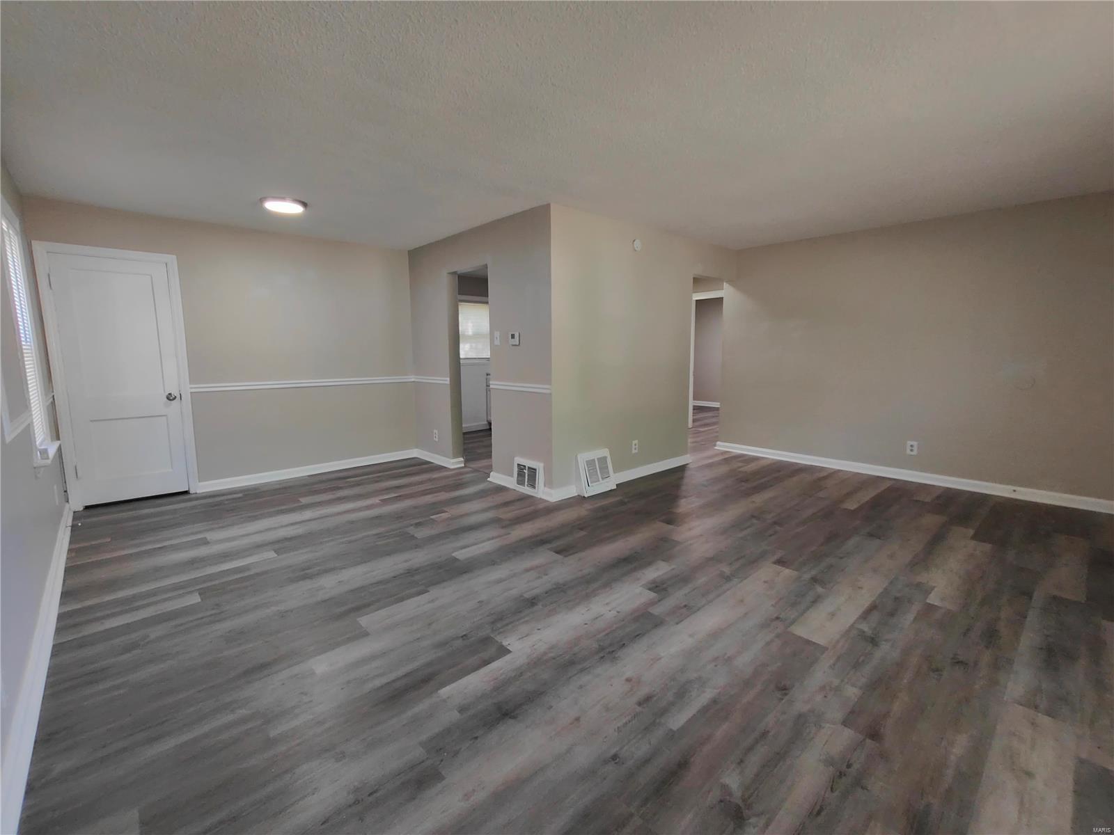 6121 Washington Avenue Berkeley, MO 63134 - Photo 6 of 20