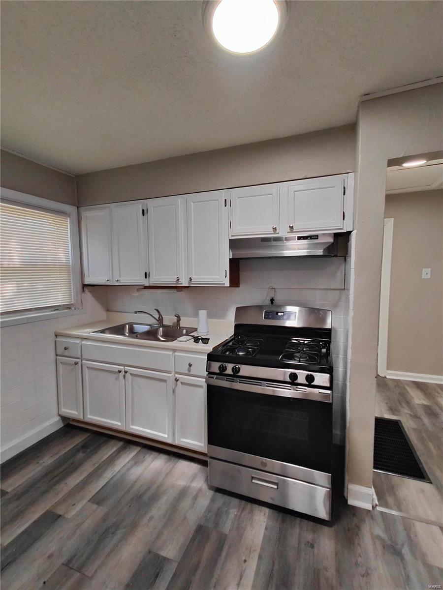 6121 Washington Avenue Berkeley, MO 63134 - Photo 7 of 20