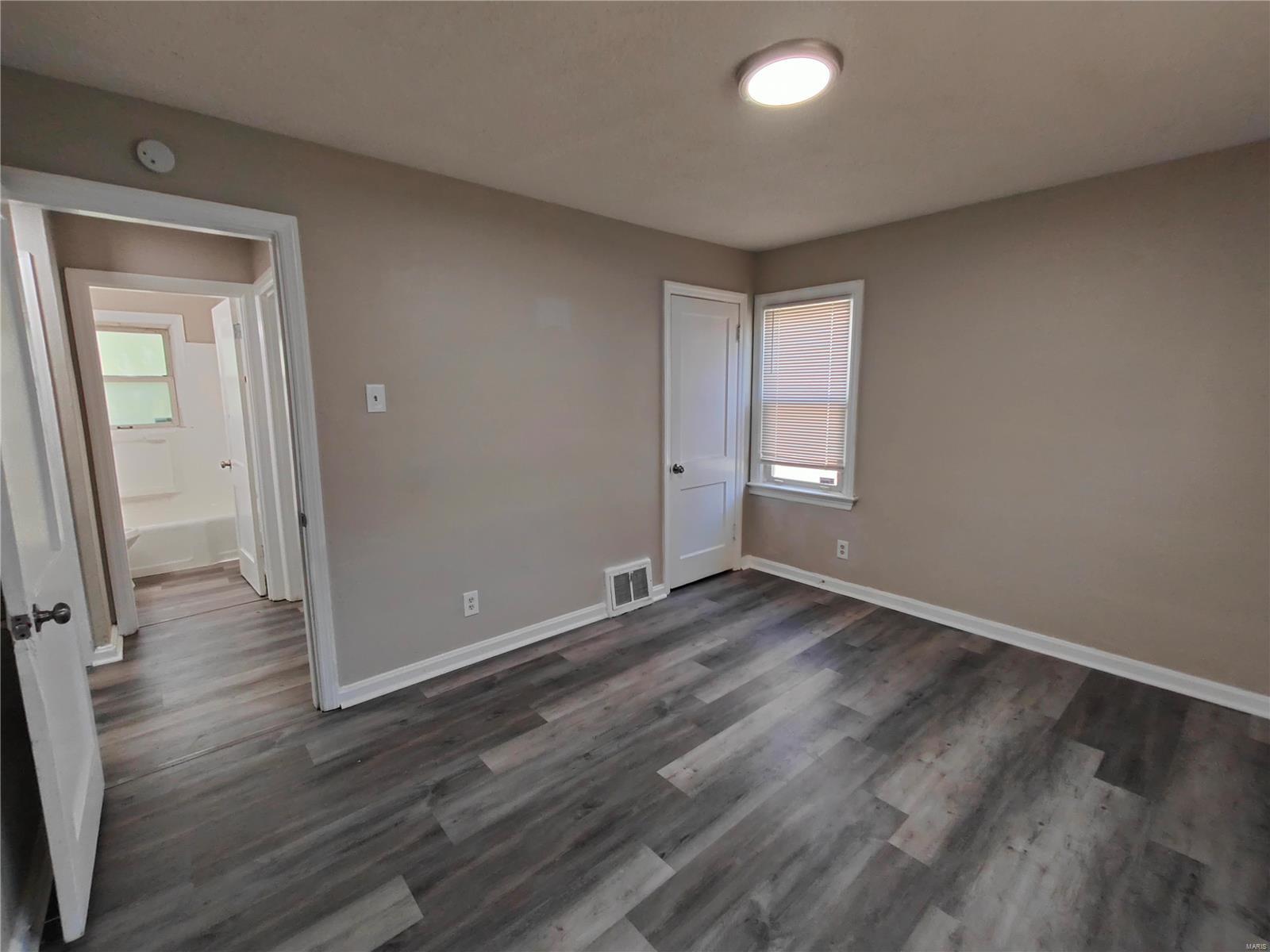 6121 Washington Avenue Berkeley, MO 63134 - Photo 10 of 20