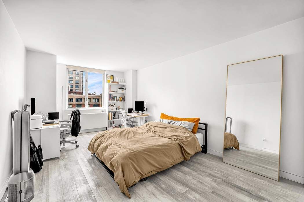 225 Rector Place, Unit 9J Manhattan, NY 10280 - Photo 7 of 18