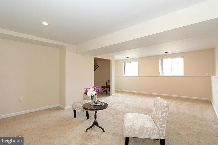 8706 Temple Hill Road Clinton, MD 20735 - Photo 22 of 27 Family Room