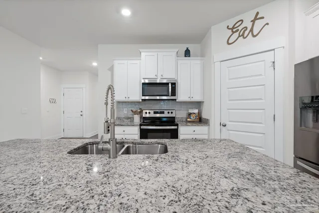 $2,100 | 4059 Blaney Lane, Pace, FL 32571