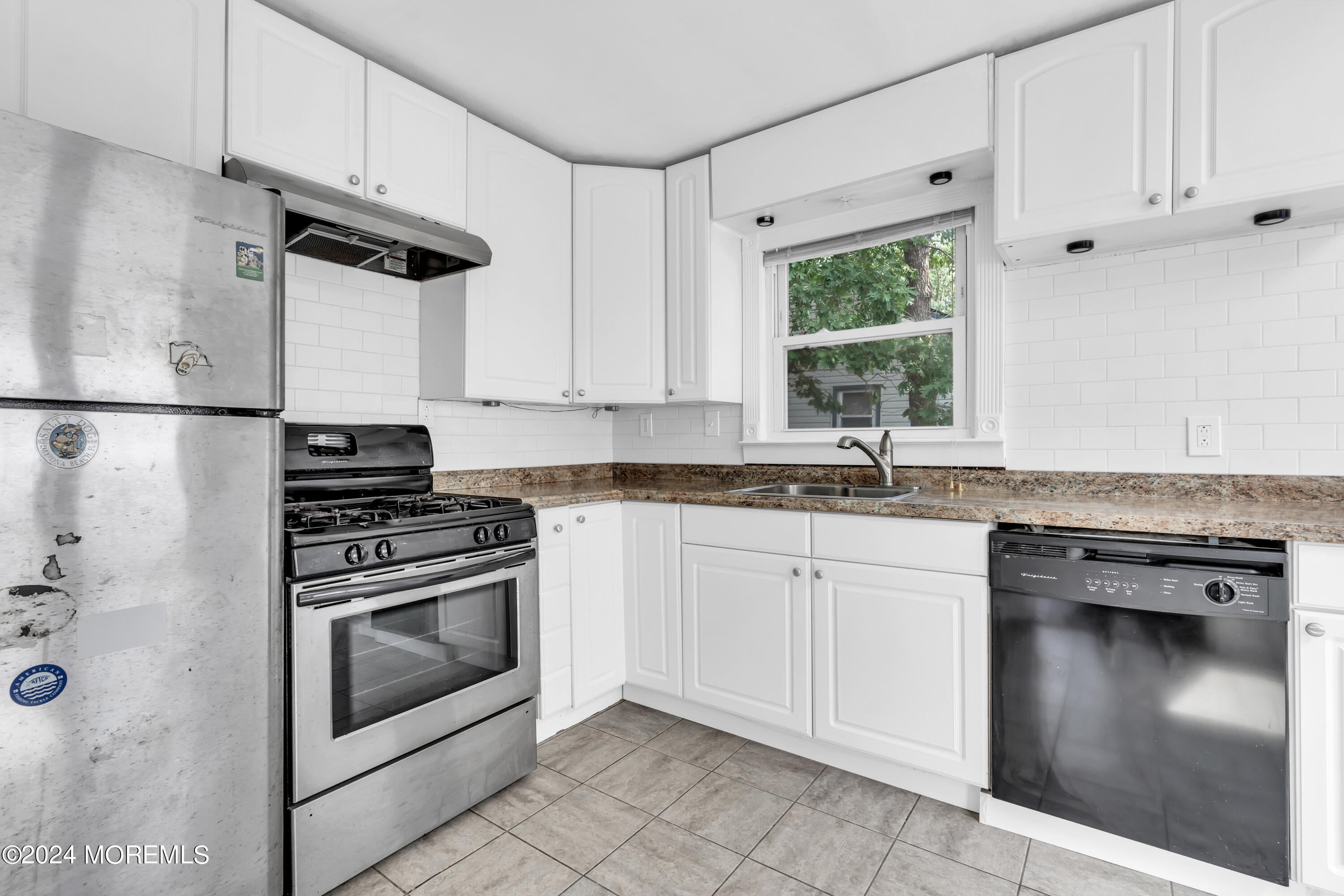 527 Garfield Avenue Toms River, NJ 08753 - Photo 8 of 25 012_dsc03512_165