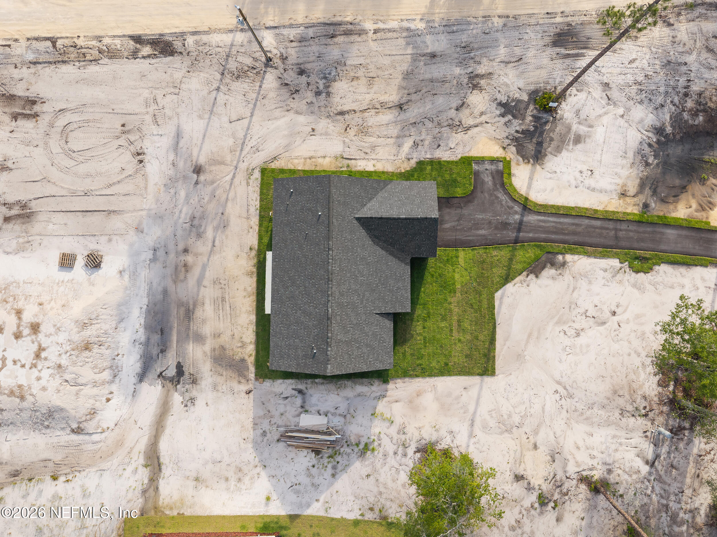 9284 Southwest Sw Cr Hampton, FL 32044 - Photo 47 of 48 DJI_20260625184610_0353_D