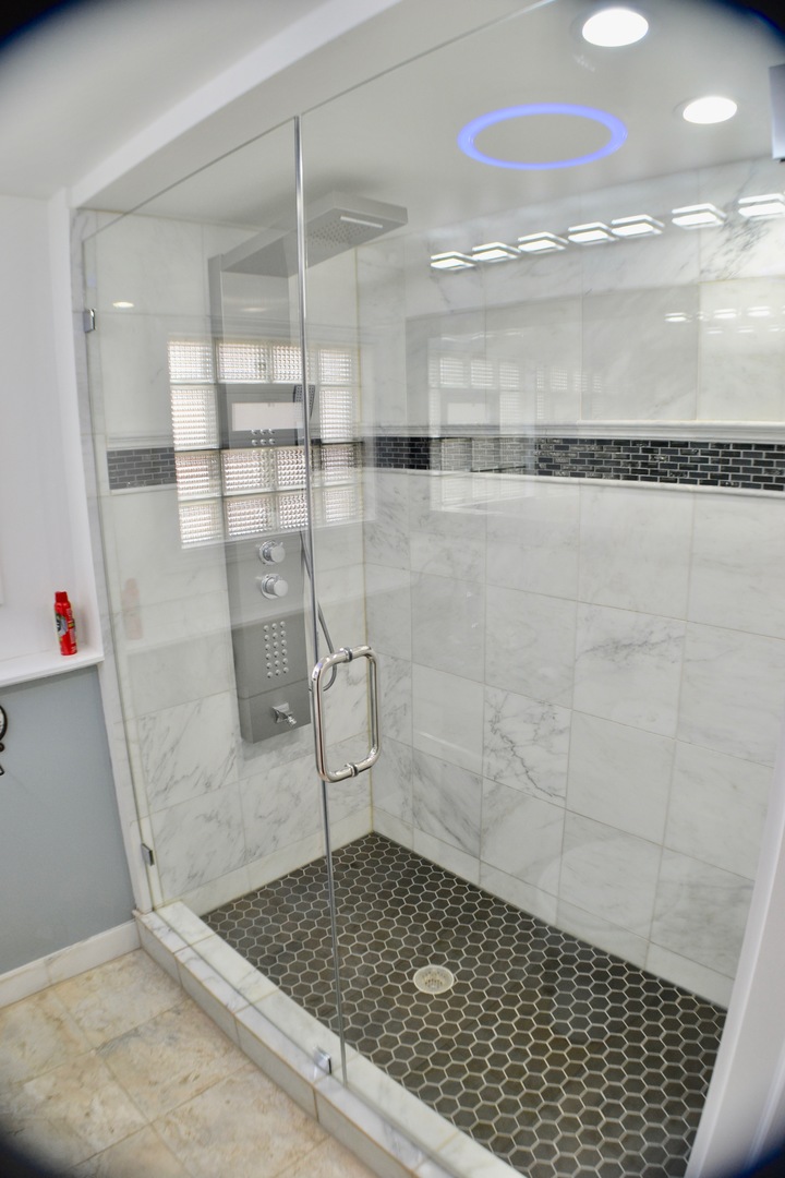 2014 Driving Park Road Wheaton, IL 60187 - Photo 12 of 32 a bathroom with a shower