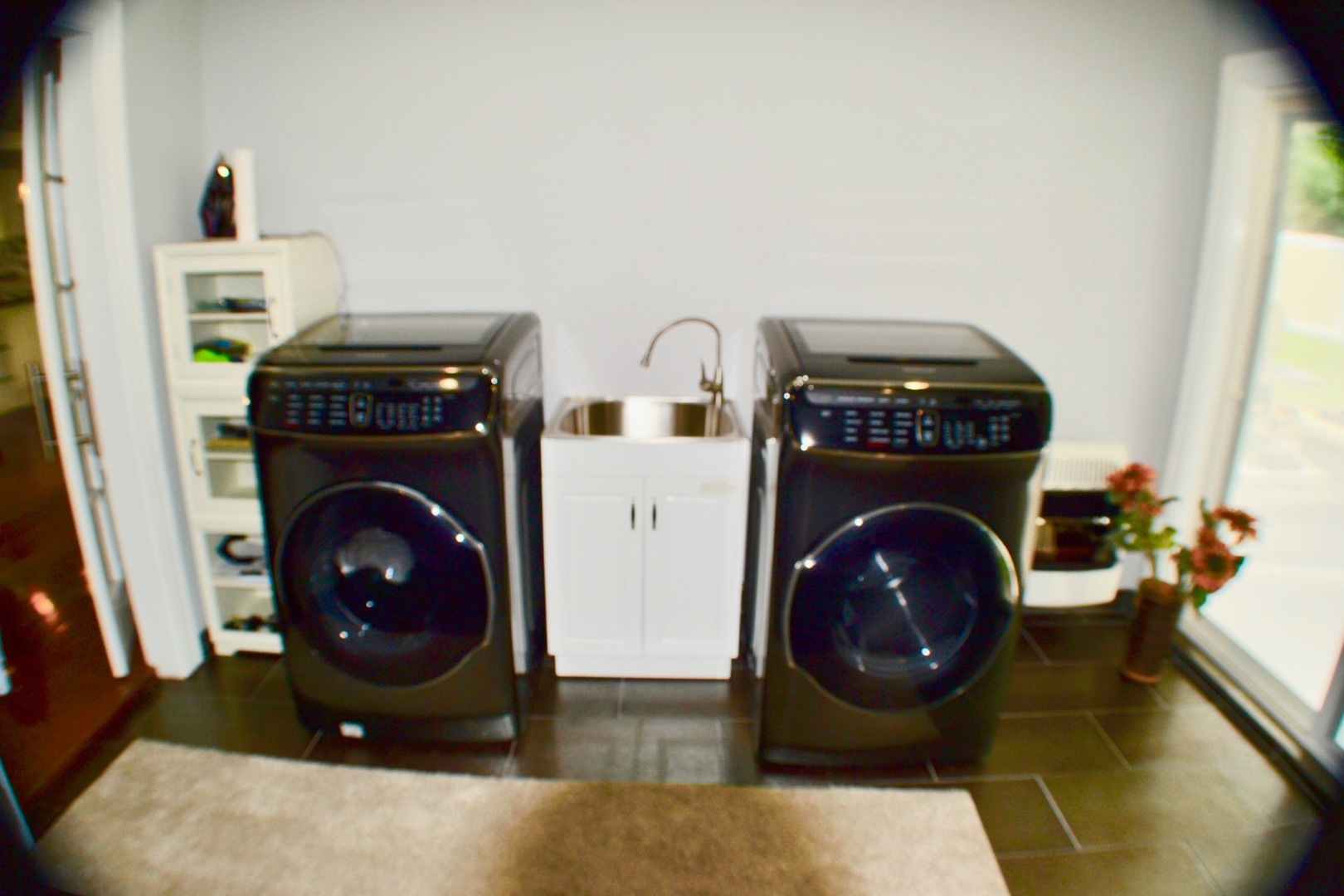 2014 Driving Park Road Wheaton, IL 60187 - Photo 25 of 32 a utility room with dryer and washer