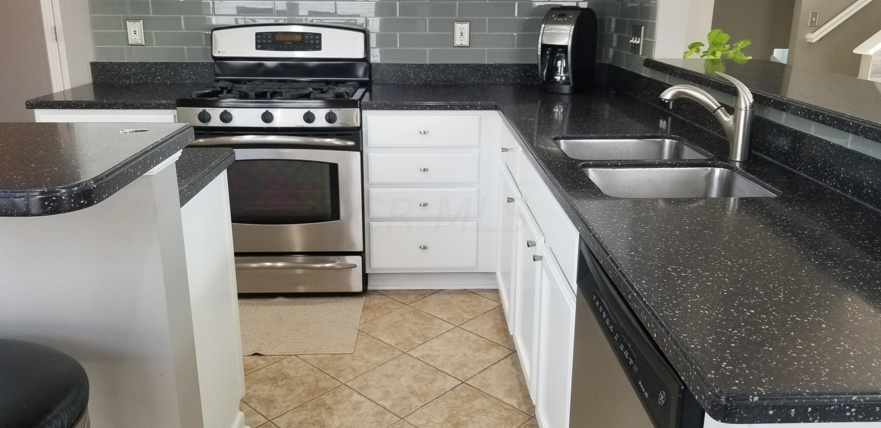 348 Cherry Leaf Road Delaware, OH 43015 - Photo 12 of 32 20220121_134339
