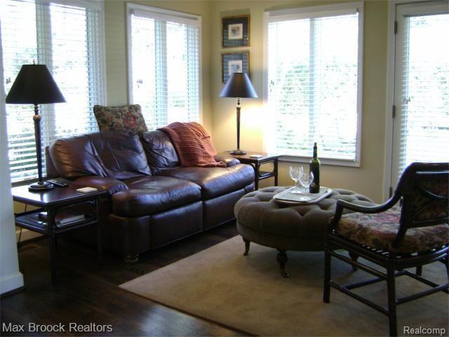 17310 Beverly Road Franklin, MI 48025 - Photo 12 of 24 Family_Room