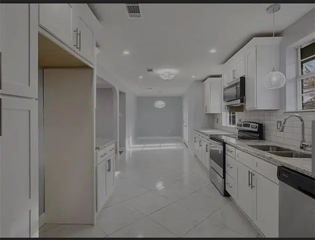 $2,300 | 9815 East Rockton Circle, New Orleans, LA 70127