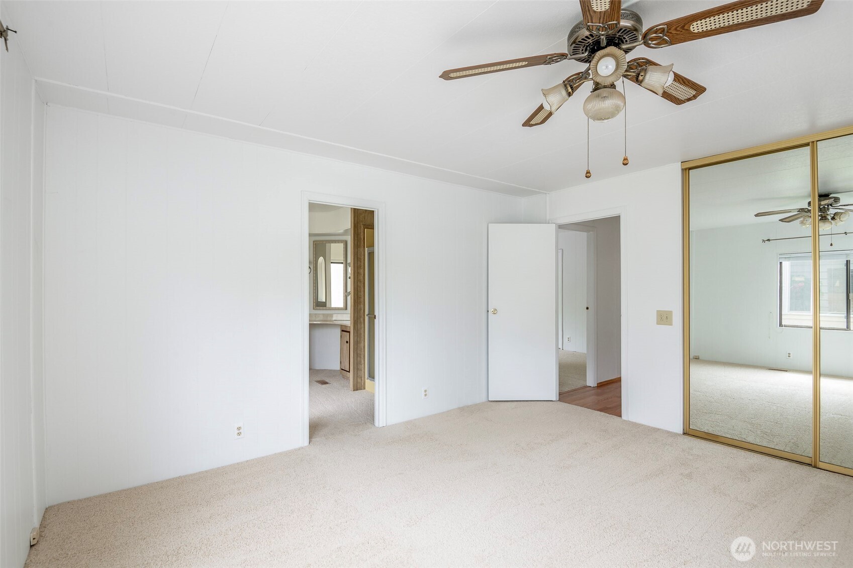 201 Union Avenue Southeast, Unit 147 Renton, WA 98059 - Photo 19 of 20 a view of empty room with a ceiling fan
