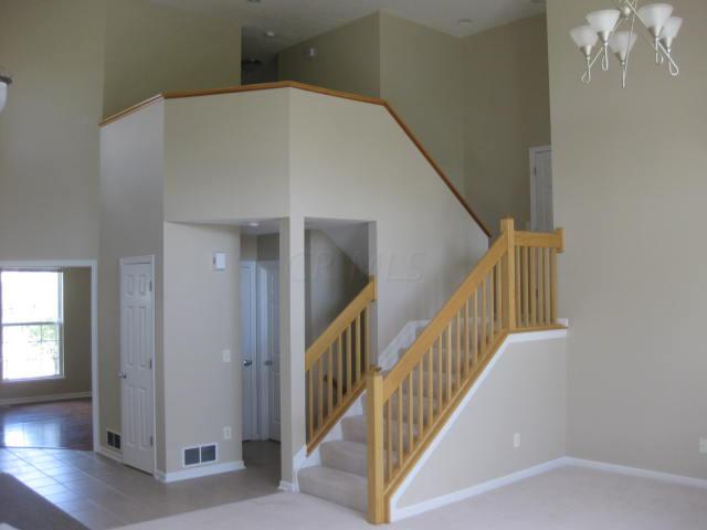 7233 Springview Lane Dublin, OH 43016 - Photo 3 of 29