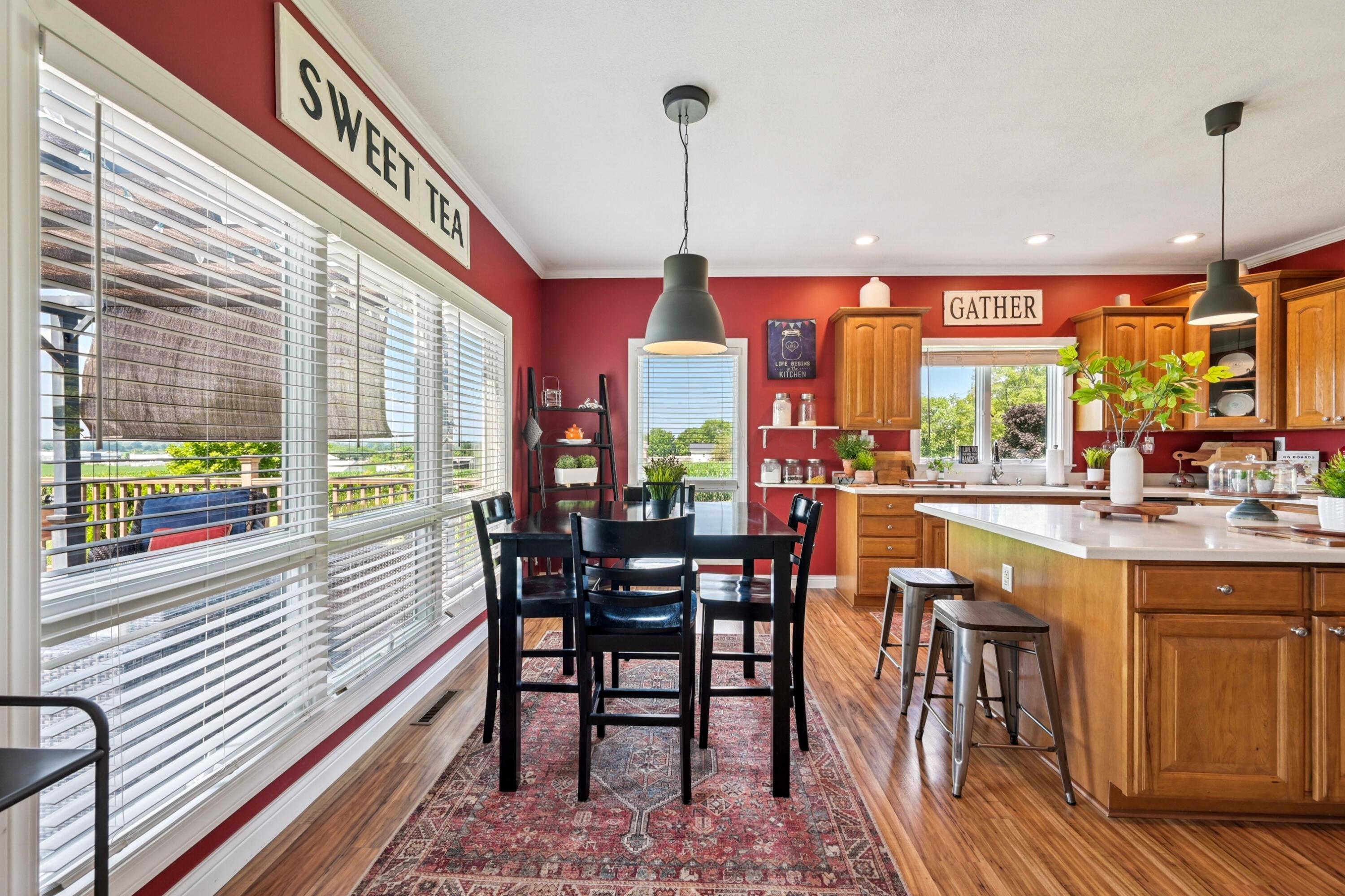 564 National Road Southeast Hebron, OH 43025 - Photo 25 of 106 Kitchen/Dinette