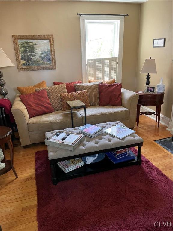 542 Goepp Circle Bethlehem, PA 18018 - Photo 3 of 32 COZY LIVING ROOM