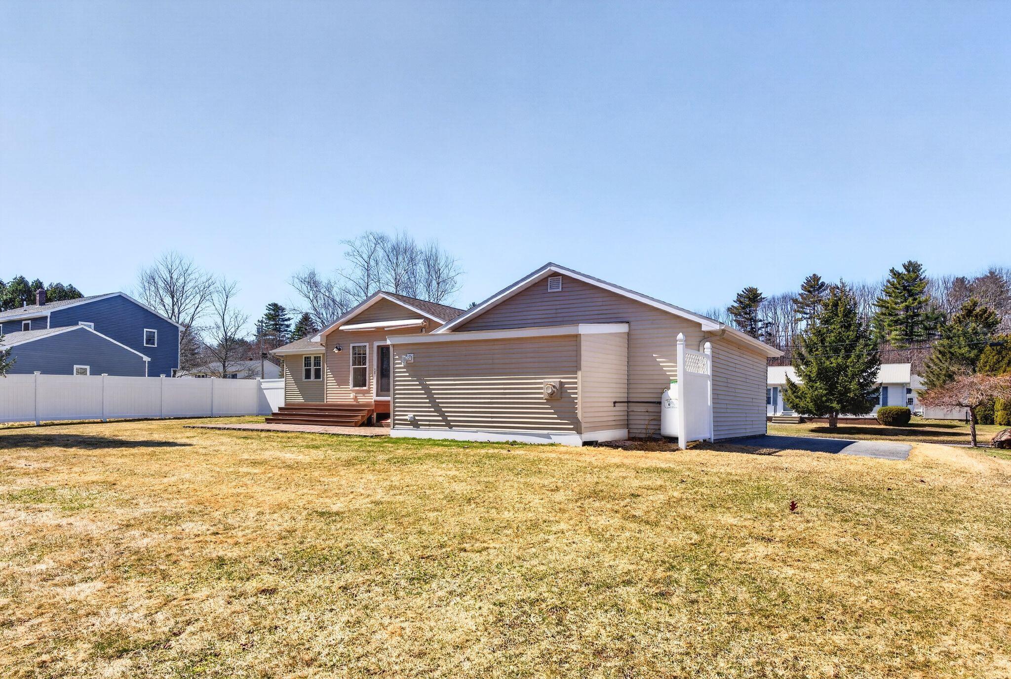 16 Jan's Boulevard Lewiston, ME 04240 - Photo 4 of 29 8_DSC09822