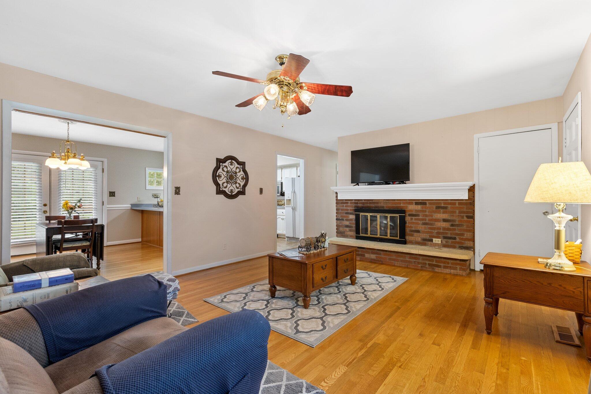 1059 Bethlehem Road Paris, KY 40361 - Photo 4 of 17 IMG_3737