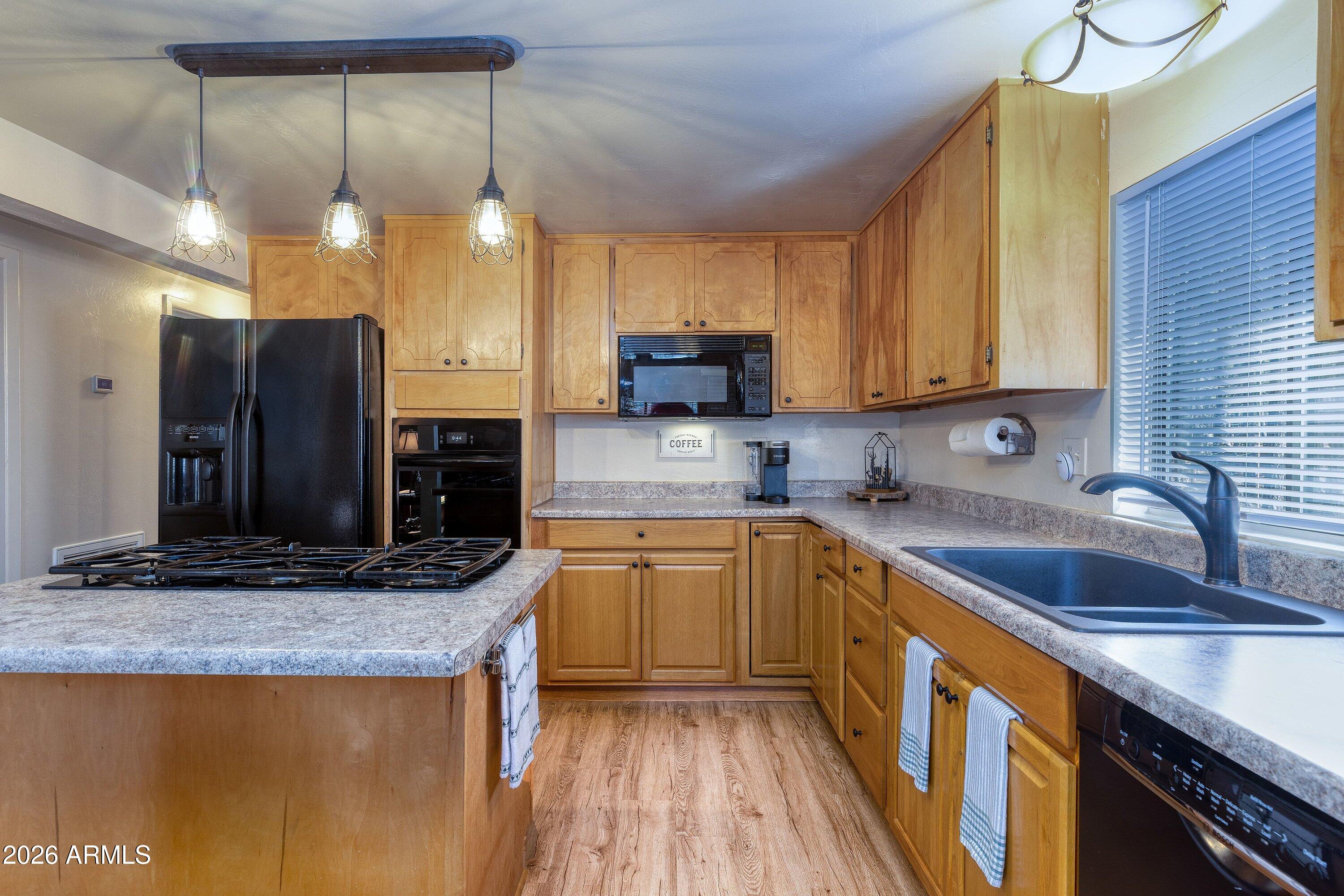 8224 White Oak Road Pinetop, AZ 85935 - Photo 16 of 48 KITCHEN