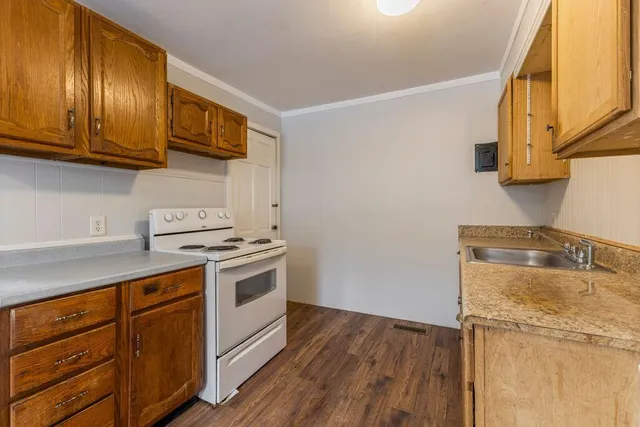 $365,000 | 9 Office Drive, Bath, ME 04530