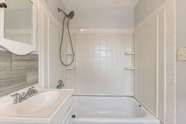 $365,000 | 9 Office Drive, Bath, ME 04530