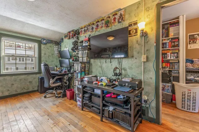 $365,000 | 9 Office Drive, Bath, ME 04530