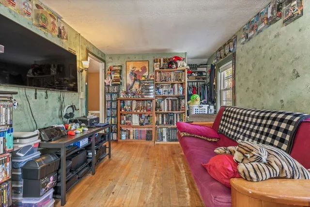 $365,000 | 9 Office Drive, Bath, ME 04530