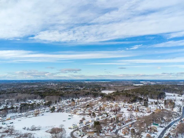 $365,000 | 9 Office Drive, Bath, ME 04530