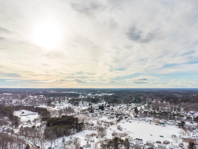 $365,000 | 9 Office Drive, Bath, ME 04530