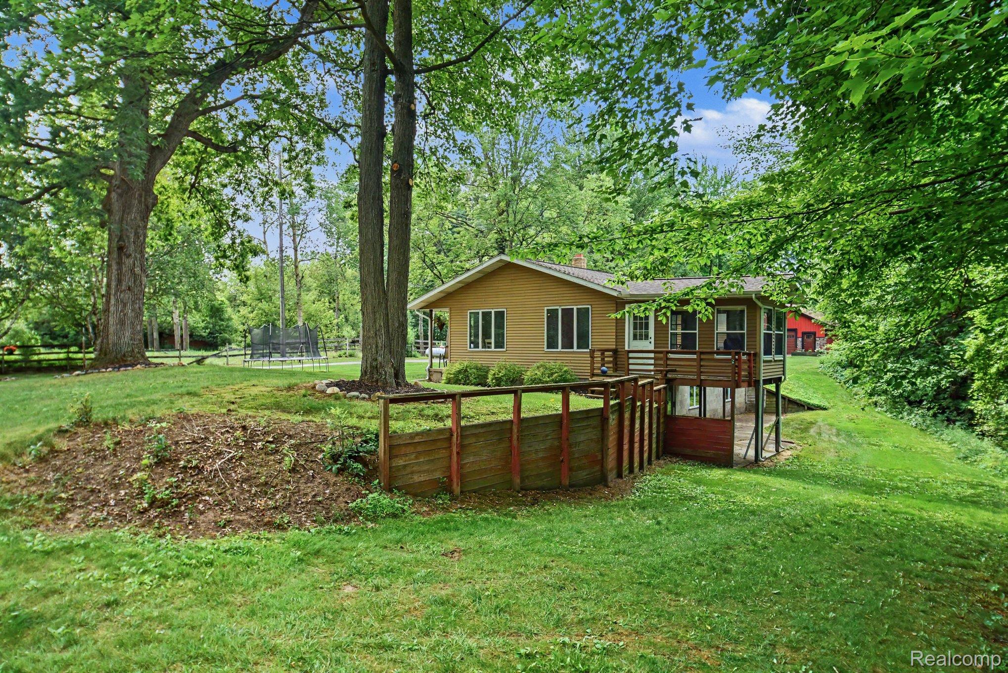 1646 Boy Scout Road Caro, MI 48723 - Photo 22 of 28 022_file_9792.jpg