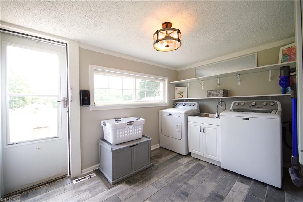 2811 Darrow Road Walkertown, NC 27051 - Photo 34 of 37 Gallery Image 34