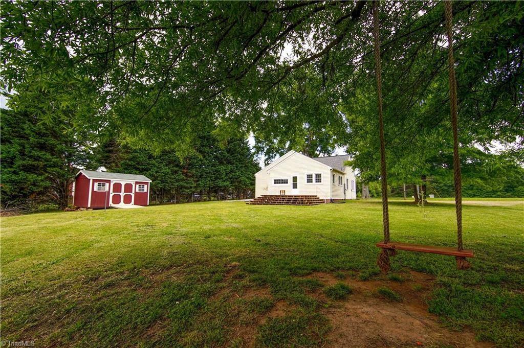 2811 Darrow Road Walkertown, NC 27051 - Photo 10 of 37 Gallery Image 10
