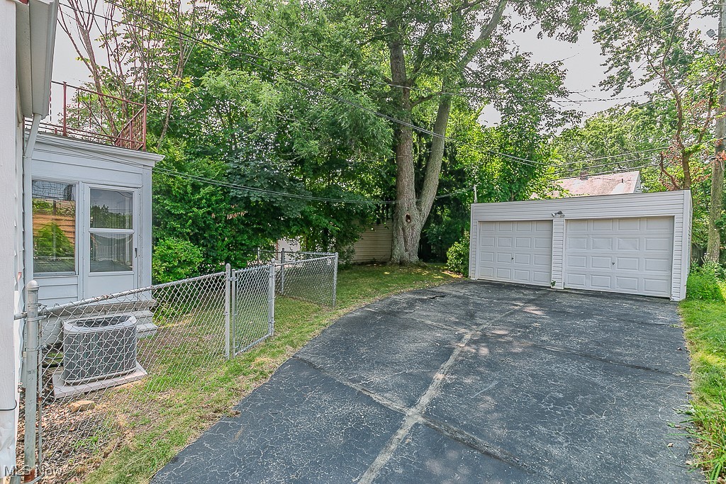 4098 Bushnell Road University Heights, OH 44118 - Photo 40 of 43
