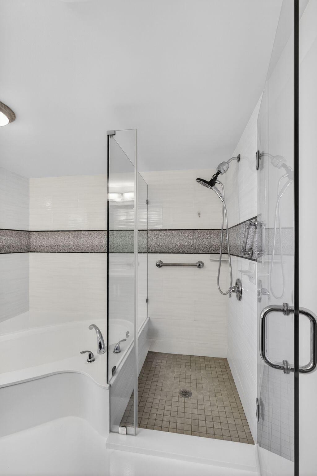 4200 North Ocean Drive, Unit 21706 Riviera Beach, FL 33404 - Photo 31 of 60 31-web-or-mls-5D1A3655